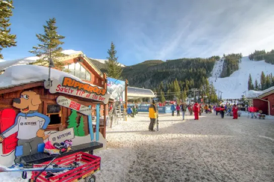 Keystone 2 bed 2 bath in River Run Village - walk to ski lifts.