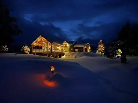 Royal Mountain Getaway - Cabin Sleeps 22!