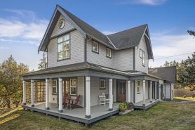 Chef's Kitchen, Salish Sea View, EV Charger: This is The Cottage on Cedar Street