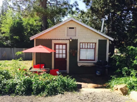 The Cottage In Foresthill On Main Street, in walking distance to wedding sites