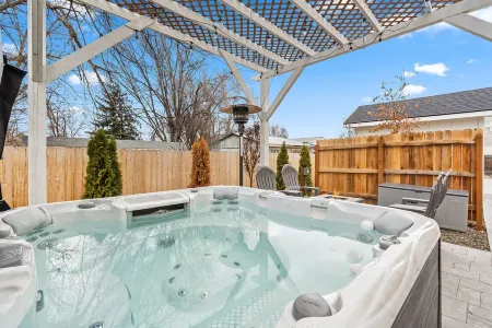 The *Minimalist's Escape* near Greenbelt & Winery with HOT TUB!