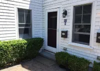 2-Bdrm, Parking, Fire Place, Outdoor Space, Close to everything. 프로빈스타운 호텔