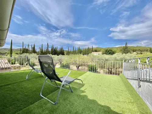 There is the sun, the countryside and the sea... Hotels in Martigues