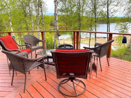 The Rusty Salmon Lake House with Deck, Dock, Canoe and Kayaks