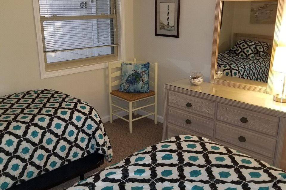 Photo 2 of 6