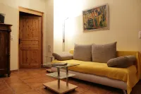 Lovingly Restored Apartment in the Middle of the City for 2 People.