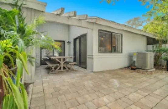 SeaWoods VILLA. WALK to the Beach!