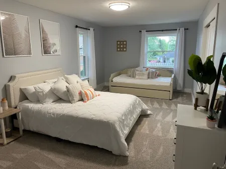 Lake House on the Island - Located in Central Ohio