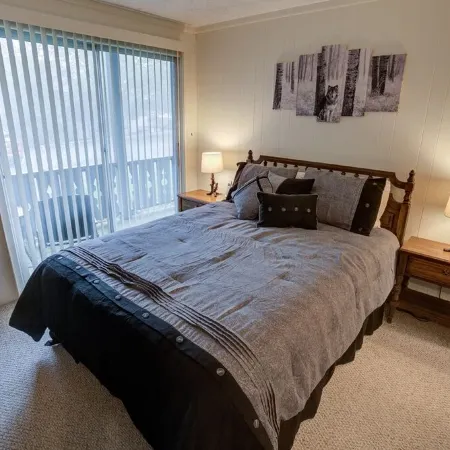 Cozy Beech Mountain getaway for the whole family