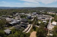 Stylish Retreat+Free Scooter - Next to Greenway!