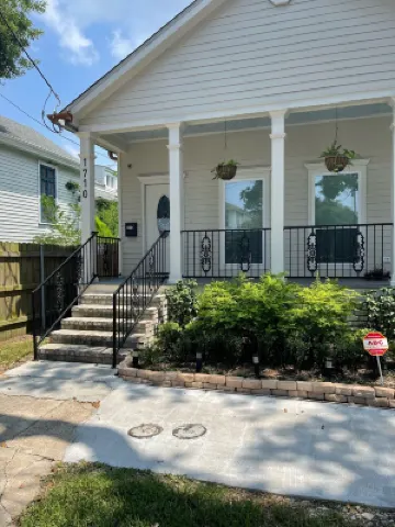 Jazzfest Spot blocks from Fairground 3Bdrm 2 1/2 Bath Hotels near Saint John Park