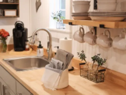 NEW MaineStay Cottage #3 Full Kitchen + Fireplace in Hampden/Bangor 漢普登酒店