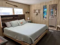 Relaxing retreat on the water-10 minutes to Gulf and Springs! Hotels near Crystal River Boat Builders