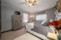The Bigfork Riverside Retreat - No Cleaning Fee!