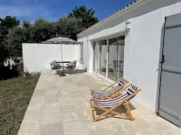 Rare! Seafront vacation home with direct access to sea and beach - Wifi