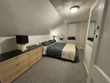 Historic Chateau Palmer A. Downtown Bristol RI Отели в г. Бристоль