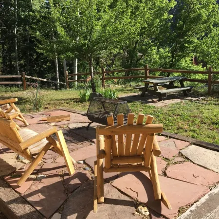 Quiet vacation house on forested property in Ouray