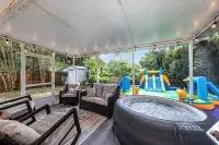 Cozy 4/3, Patio, King Bed, Bunk Room + Water Park!