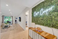 Tropical Oasis with Heated Salt Water Pool & Bar!
