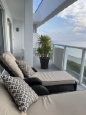 Penthouse Condo, with stunning ocean views