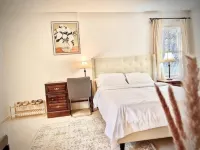 Neat & Tidy Private Entry Cozy Suite in Dayton Area with a Dedicated AC