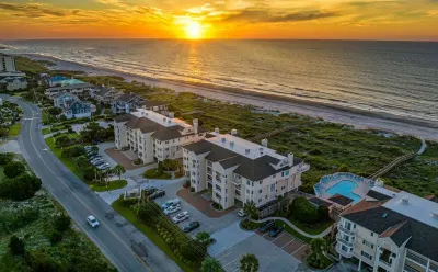 3Bed/3Bath-Sleeps 6-Oceanfront Condo-Wrightsville Beach, NC