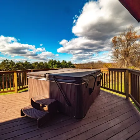 Very Secluded Beautiful Cabin!! Watch The Wildlife And Star Gaze From The Deck!!