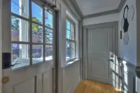 Luxury modern rustic suite in downtown Blue Ridge - Newly Remodeled & Updated!