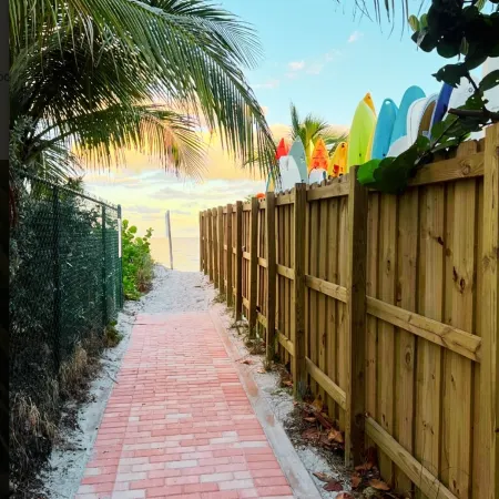 Beachside Bliss: One-Bedroom perfect vacation parking included