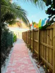 Beachside Bliss: One-Bedroom perfect vacation parking included