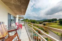 Mountain View Getaway, minutes from theme park.