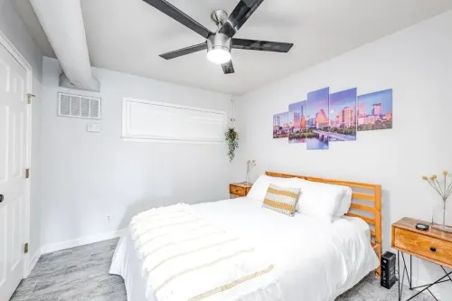 {ATX BOHO CHIC Condo} W 6th St, Pool, Walk or Ride to Downtown, Zilker, and ACL
