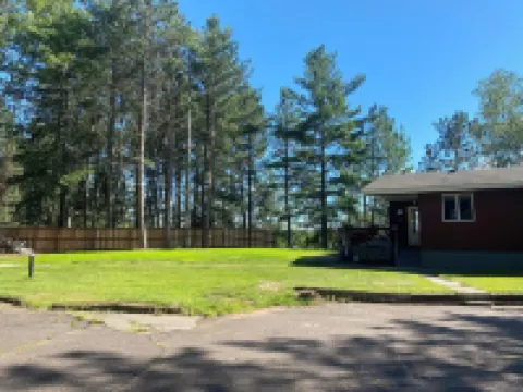 Newly remodeled cabin on quiet lake w/no public access in Spooner, WI.