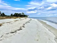 5 Bedroom Beach House Slps 12 - Private Beach - Shells - Fishing -Screened Porch