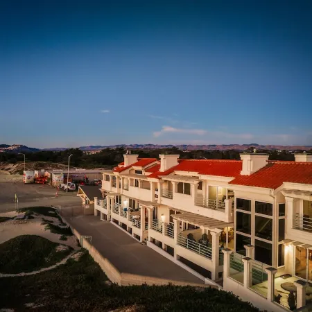 Strandcastle Beach House - Oceanfront! - You're right on the sand!