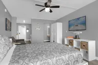 Oceanfront Condo w/ Private Balcony - Pools Open and Direct Beach Access