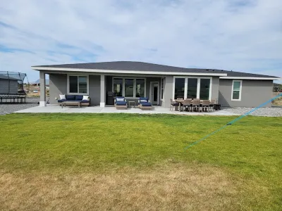 Private Pool, Hot tub & large yard just waiting for you to enjoy.