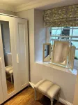 One bed cosy flat short walk  to Exeter centre