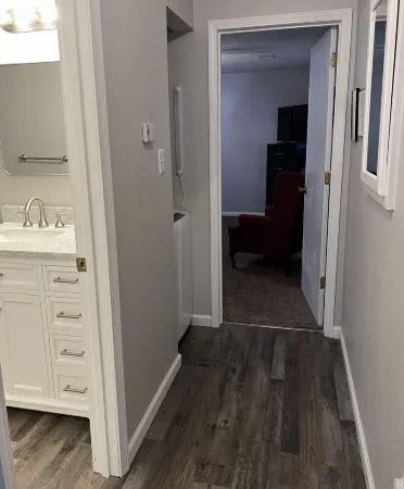 Newly Updated 1 Br, 1 Bath, Walk-in, Free Wifi, Park by Door, 1 Mile to Sdc. Отели рядом с достопримечательностью «Марвел Кейв»