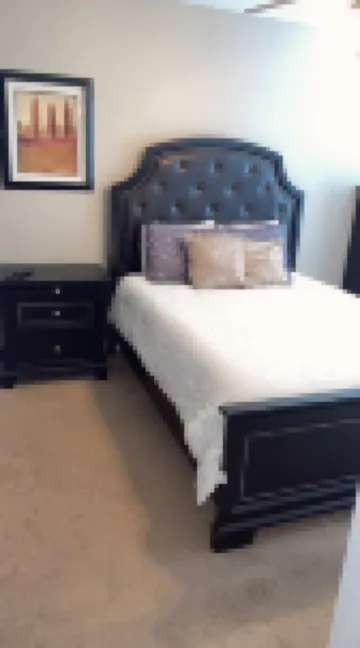 Stylish space with easy access to Clarksville’s best shopping and restaurants.