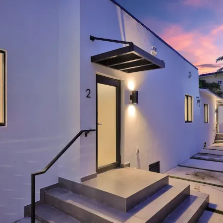 Nice Remodeled Villa 2 in Miami