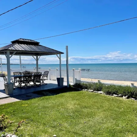 Caseville - Private Beach Front Home