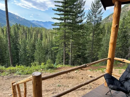 Bull Lake, Montana Mountaintop Retreat