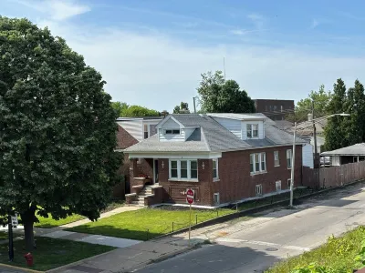 Updated Chicago Bungalow on a Beautiful and Calm Neighborhood Greenway Boulevard VK Wholesale 주변 호텔