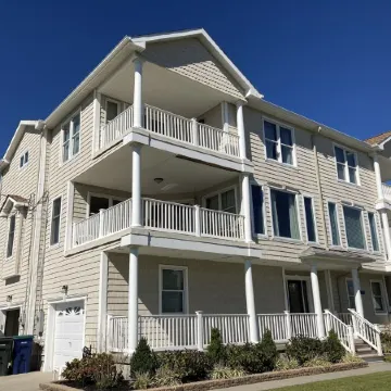 Perfect Beach House; Majestic Ocean Views, less than 100 steps to beach
