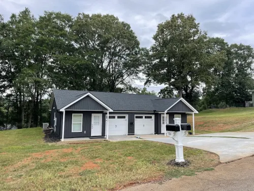 Brand new construction Villa with high end modern amenities!