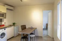 LE BON Coing Hotels in Yvelines