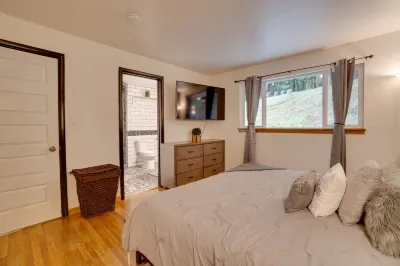 ★ Baywood Redwood Retreat-7BD- Luxury / Rejuvenate. Hotels near Woodley Island