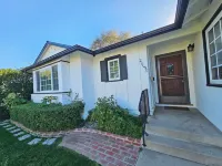 Family Fun Home 3 Bedrooms!- Great Central Location to la -Pet Friendly