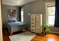 Sunny Spacious 2nd Fl home near Union College, Proctors, Ellis Hotels near The Schenectady Trading Company
